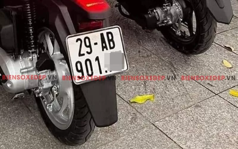 Biển số xe xanh trắng đỏ v&agrave;ng