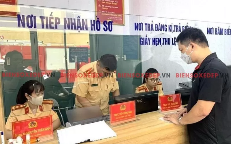 Thủ tục đăng k&yacute; xe m&aacute;y online