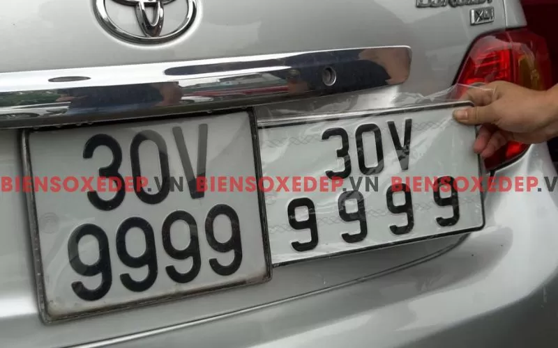 Bấm biển số xe &ocirc; t&ocirc; theo y&ecirc;u cầu