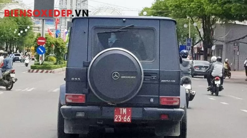 Biển số xe m&agrave;u đỏ