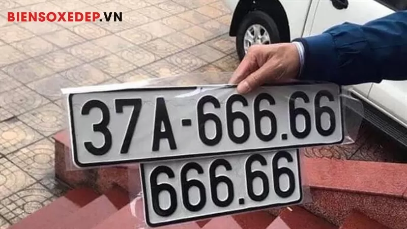 Biển số xe màu trắng là gì