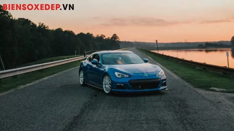 B&aacute;n H&agrave;ng Xe Hơi Năm 2025