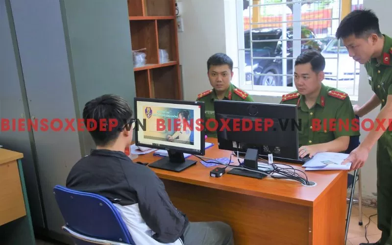 Quy tr&igrave;nh bấm biển số xe m&aacute;y