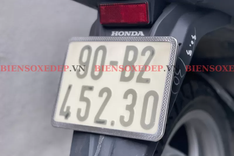 bấm biển số xe